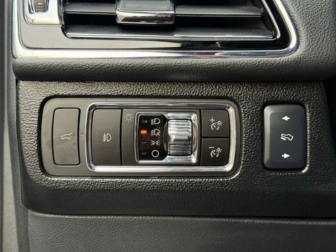 Used 2024 Lincoln Navigator Reserve image 16