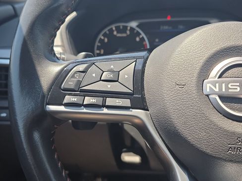 Used 2024 Nissan Altima 2.5 SR FWD image 16