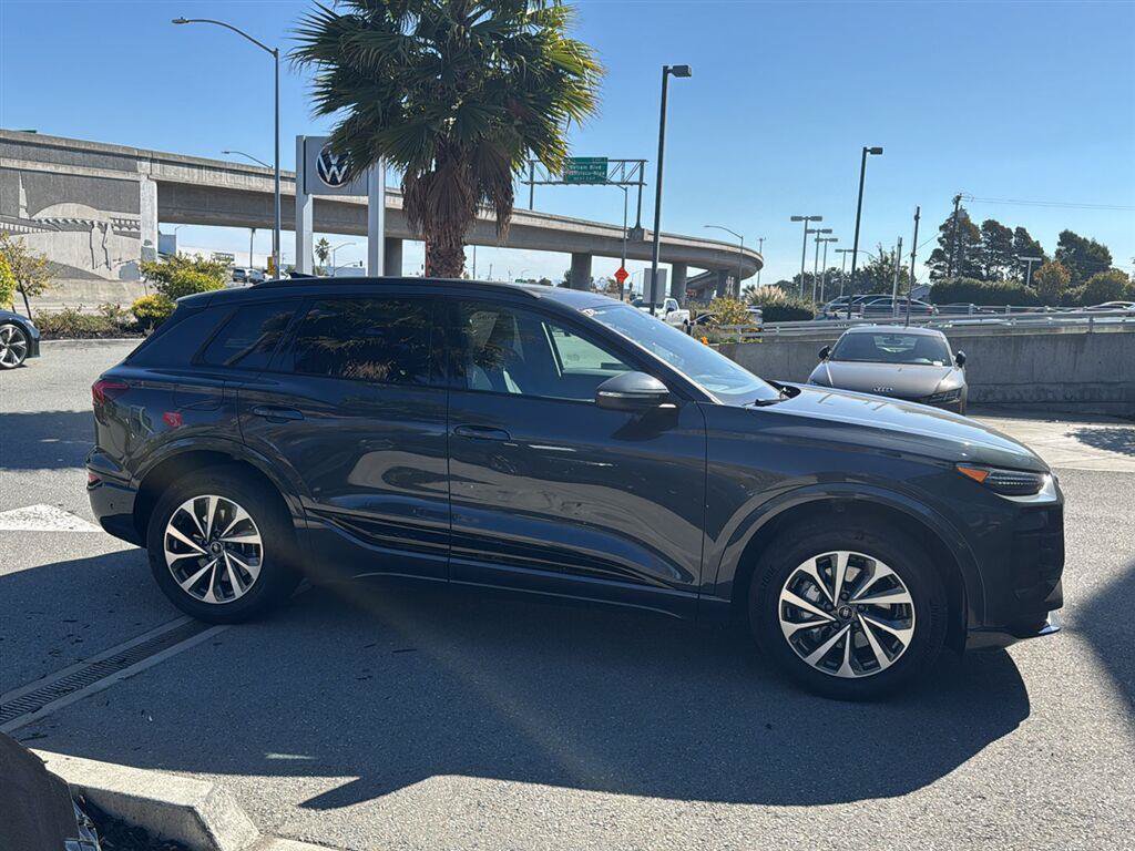 Used 2025 Audi Q6 e-tron Premium Plus AWD/4WD image 5