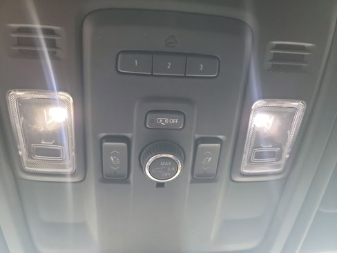 Used 2022 Chevrolet Tahoe LT w/ Luxury Package AWD/4WD image 24