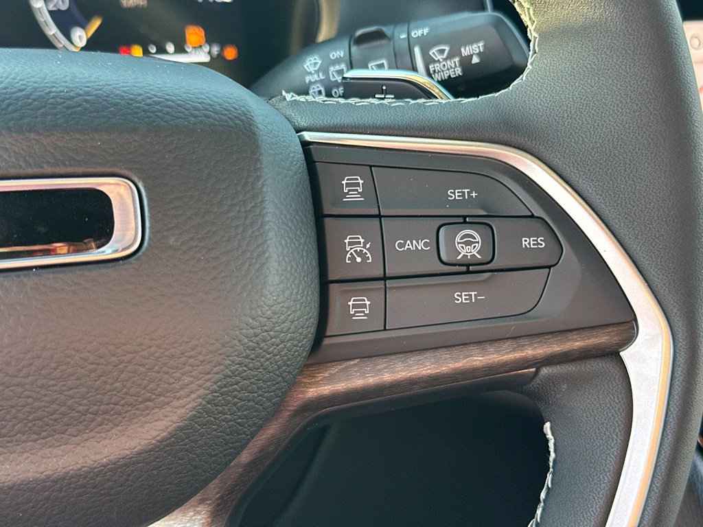 New 2027 Jeep Grand Cherokee Limited w/ Technology Group II RWD image 30
