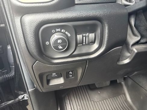Used 2019 RAM 1500 Sport w/ Level 2 Equipment Group AWD/4WD image 17