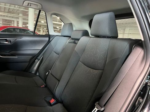 Used 2022 Toyota RAV4 XLE w/ XLE Grade Weather Package AWD/4WD image 35