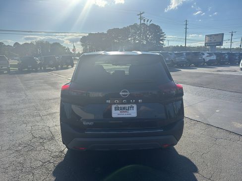 Used 2023 Nissan Rogue S image 6