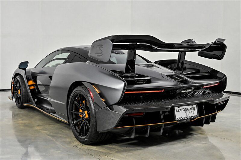 Used 2019 McLaren Senna RWD image 5