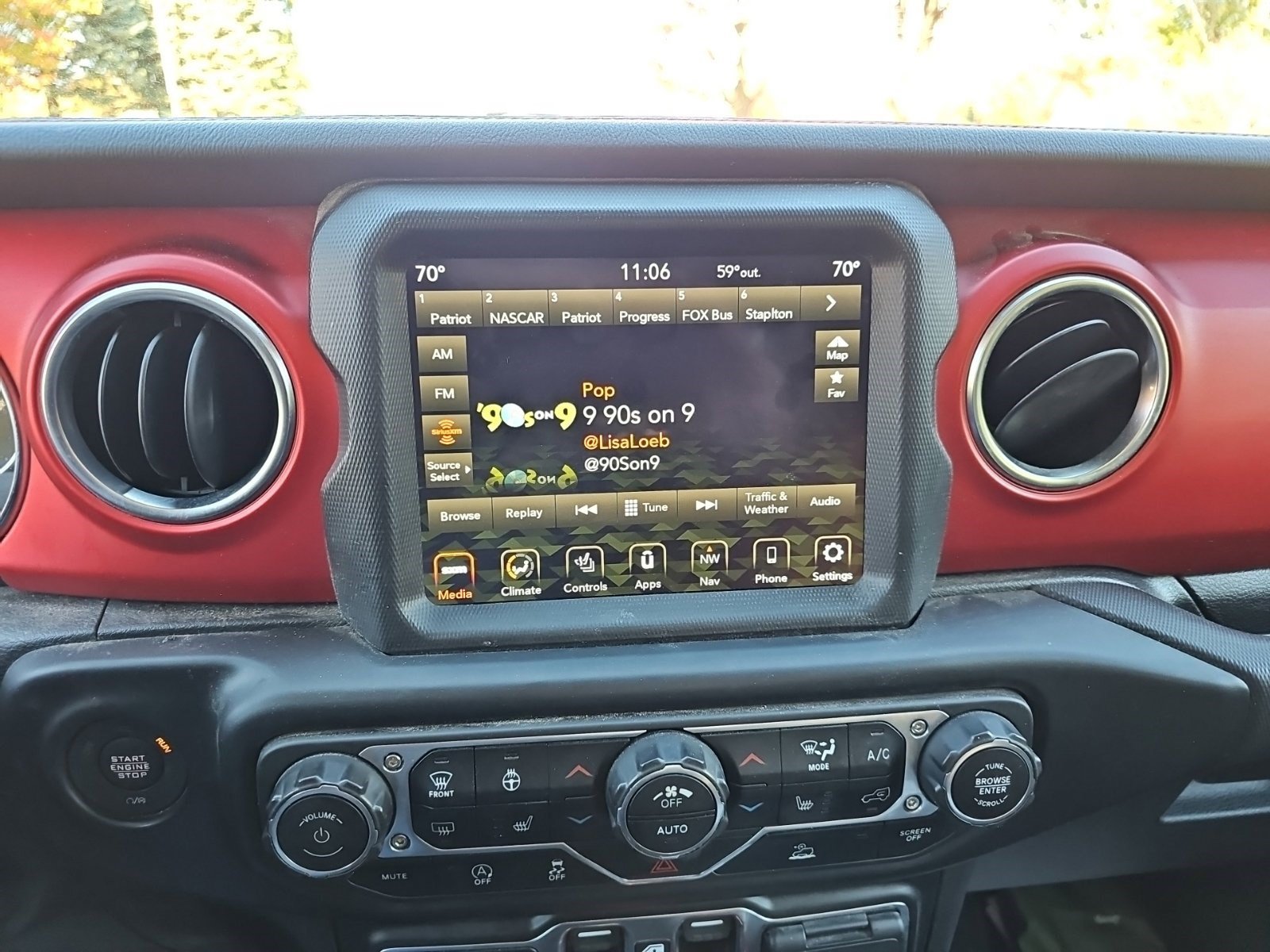 Used 2022 Jeep Gladiator Rubicon w/ Cold Weather Group AWD/4WD image 17