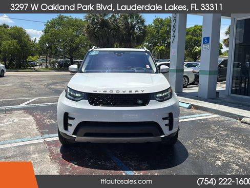 Used 2017 Land Rover Discovery HSE AWD/4WD image 4