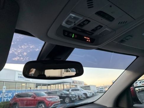 Certified 2023 GMC Acadia SLT w/ Technology Package image 37