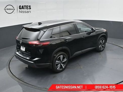 Used 2025 Nissan Rogue SL AWD/4WD image 48