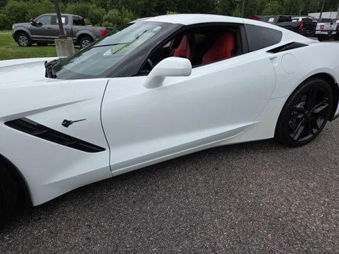 Used 2018 Chevrolet Corvette Stingray Coupe w/ 1LT RWD image 30