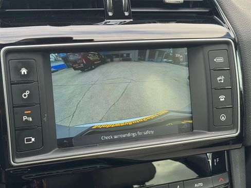 Used 2018 Jaguar F-PACE Prestige image 10