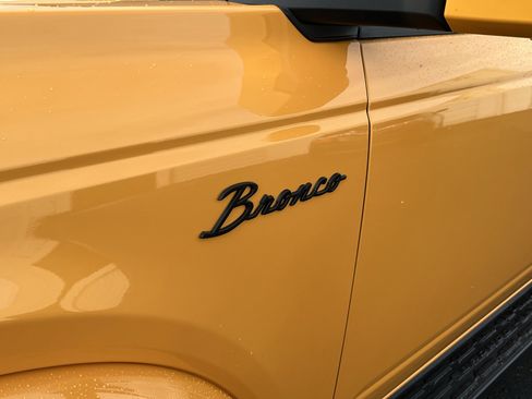 Used 2022 Ford Bronco Outer Banks image 9