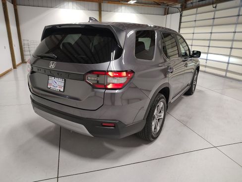 Used 2025 Honda Pilot EX-L image 13