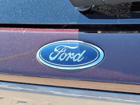 Used 2022 Ford Explorer XLT w/ Equipment Group 202A RWD image 31