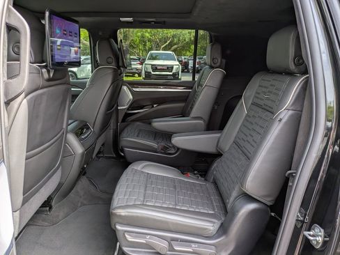 Certified 2025 Cadillac Escalade ESV Sport Platinum AWD/4WD image 16