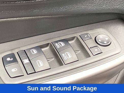 Used 2022 Jeep Cherokee Latitude Lux w/ Sun & Sound Group AWD/4WD image 27