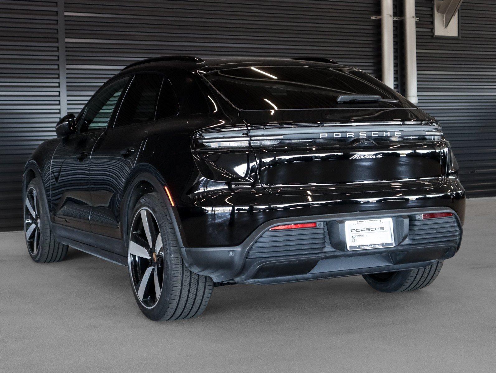 Certified 2024 Porsche Macan 4 Electric AWD/4WD image 3