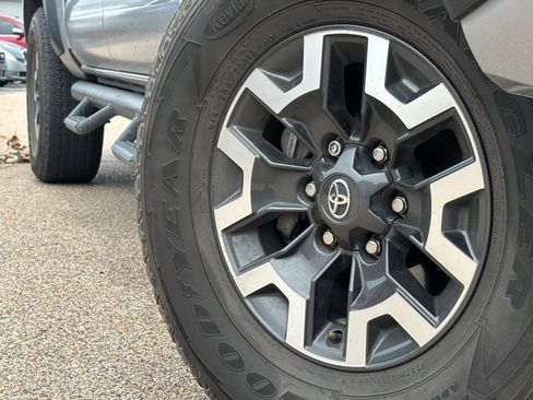 Used 2021 Toyota Tacoma TRD Off-Road AWD/4WD image 2
