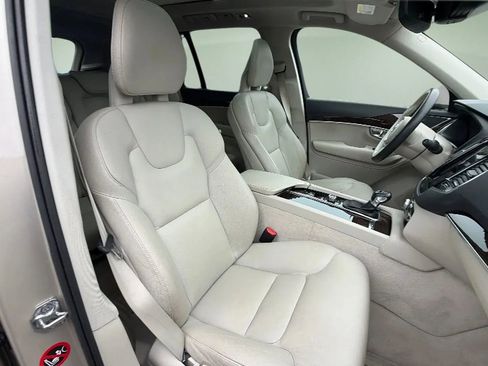 Used 2016 Volvo XC90 T6 Momentum w/ Momentum Plus Package image 16