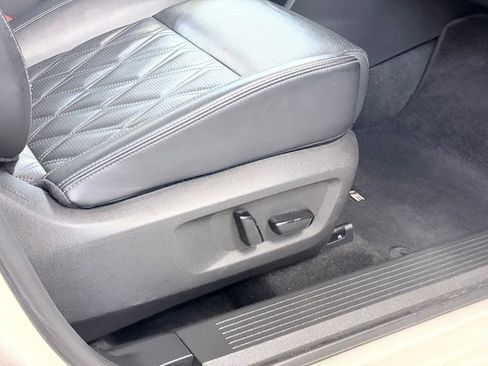 Used 2023 Nissan Rogue Platinum w/ Platinum Premium Package FWD image 36