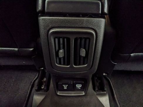 Used 2018 Jeep Compass Limited w/ Navigation Group AWD/4WD image 25
