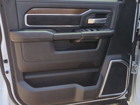 Used 2022 RAM 2500 Laramie AWD/4WD image 11