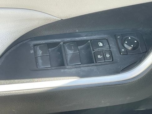 Used 2020 Toyota RAV4 XLE w/ Carpet Mat Package image 6