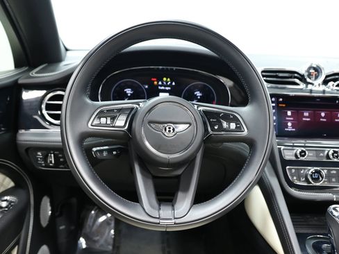 Used 2021 Bentley Bentayga w/ First Edition Specification AWD/4WD image 29