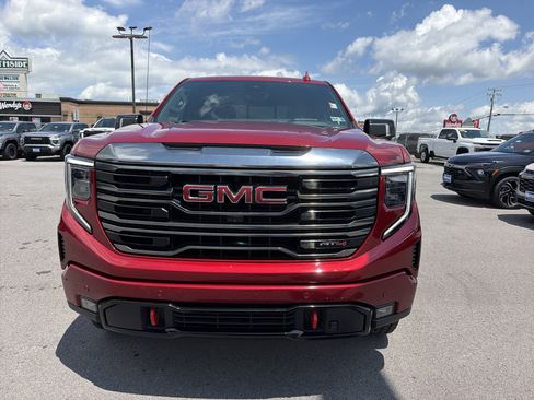 Used 2024 GMC Sierra 1500 AT4 w/ Technology Package AWD/4WD image 2