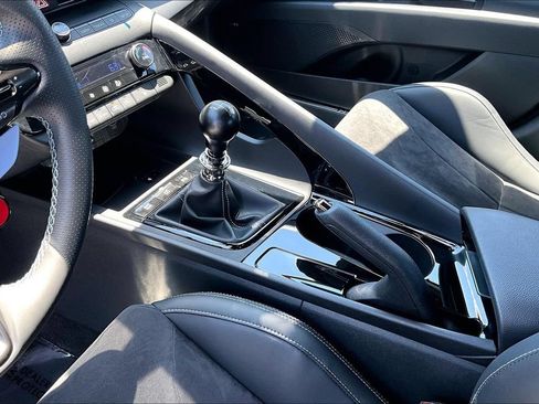 Used 2025 Hyundai Elantra N FWD image 16