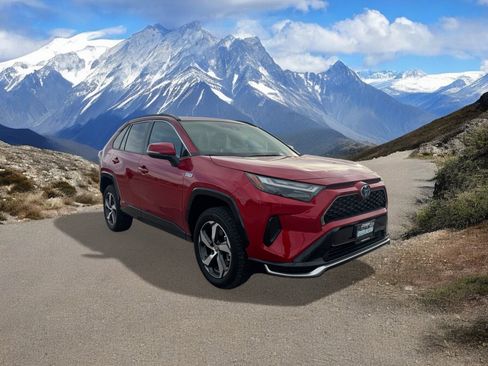 Used 2023 Toyota RAV4 SE w/ Weather & Moonroof Package image 7