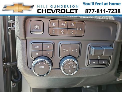 New 2025 Chevrolet Suburban LT w/ Advanced Technology Package image 25
