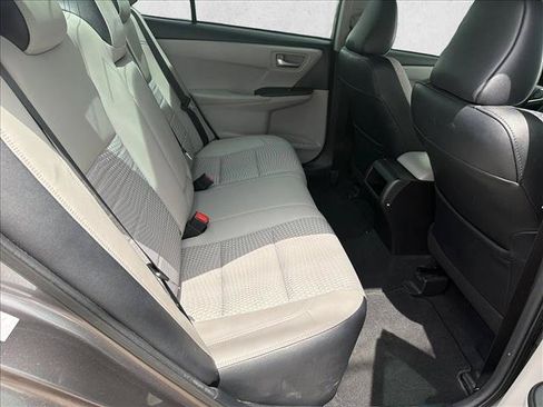 Used 2015 Toyota Camry SE FWD image 21
