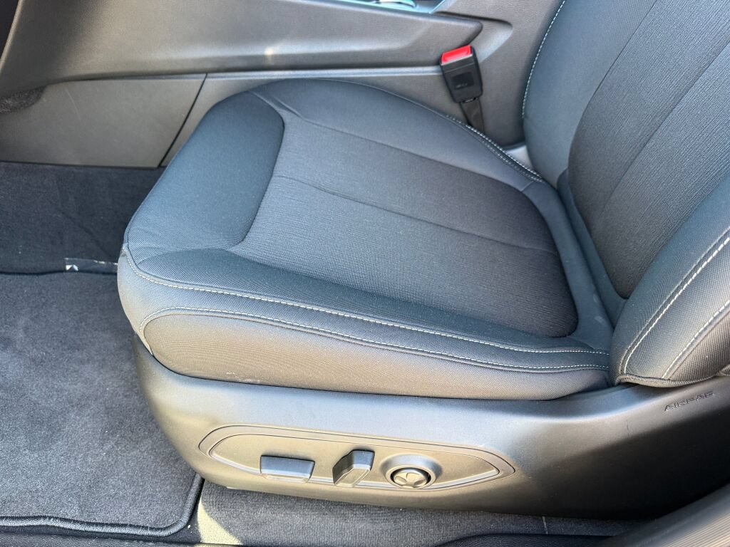 New 2027 Jeep Grand Cherokee Laredo RWD image 19