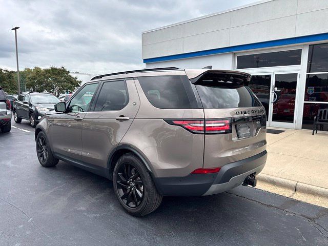 Used 2017 Land Rover Discovery HSE AWD/4WD image 4
