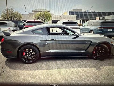 Used 2016 Ford Mustang Shelby GT350R w/ GT350R Equipment Group 920A image 4