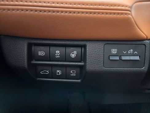 Used 2022 Toyota Avalon Limited w/ Advanced Safety Package image 26