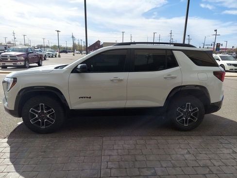 Used 2026 GMC Terrain AT4 w/ LPO, Black Badging Package AWD/4WD image 5
