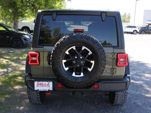 Used 2025 Jeep Wrangler Unlimited Rubicon AWD/4WD image 6
