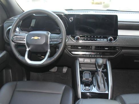Used 2025 Chevrolet Colorado LT w/ LT Convenience Package RWD image 18