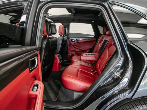 Used 2022 Porsche Macan S AWD/4WD image 27
