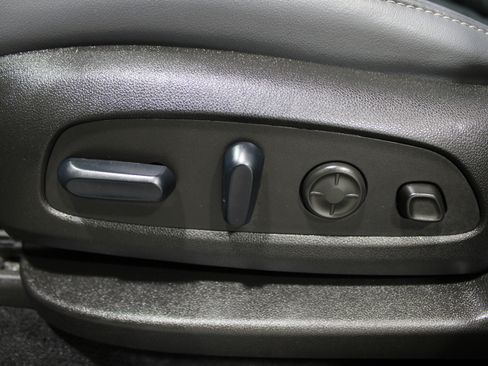 Used 2024 Buick Enclave Premium image 4