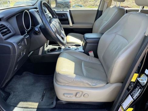 Used 2011 Toyota 4Runner Limited image 19