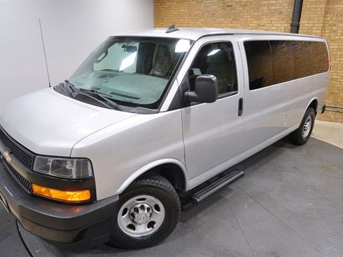 Used 2018 Chevrolet Express 3500 LS image 2