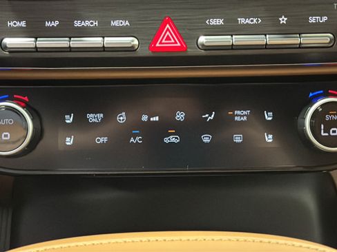 Used 2026 Hyundai Palisade Calligraphy AWD/4WD image 18