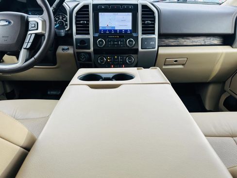 Used 2020 Ford F150 Lariat w/ Trailer Tow Package image 25