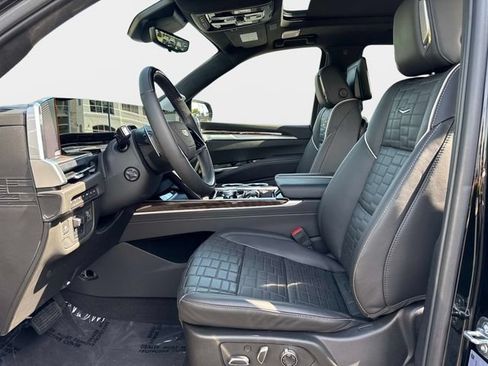 Certified 2025 Cadillac Escalade Premium Luxury Platinum AWD/4WD image 22