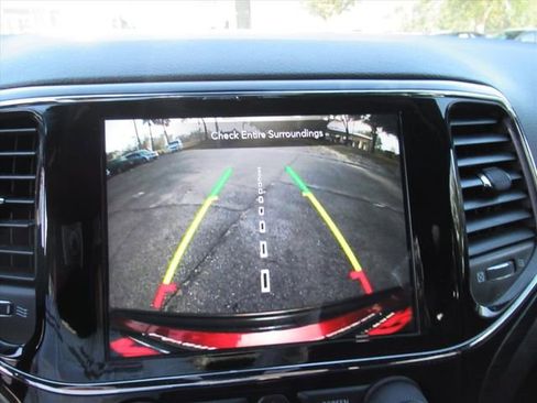 Used 2021 Jeep Grand Cherokee Laredo X image 26