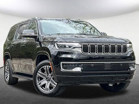 Used 2025 Jeep Wagoneer 4WD image 2