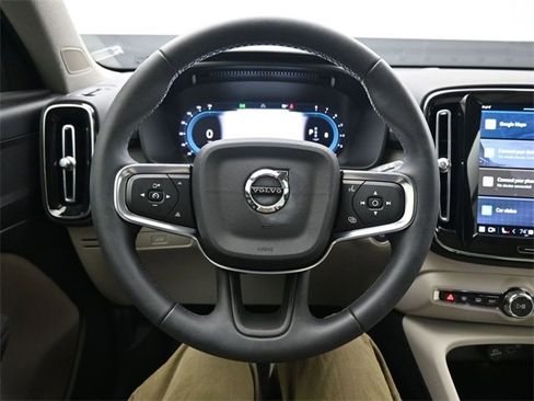 Used 2023 Volvo XC40 B5 Plus w/ Protection Package Premier image 22